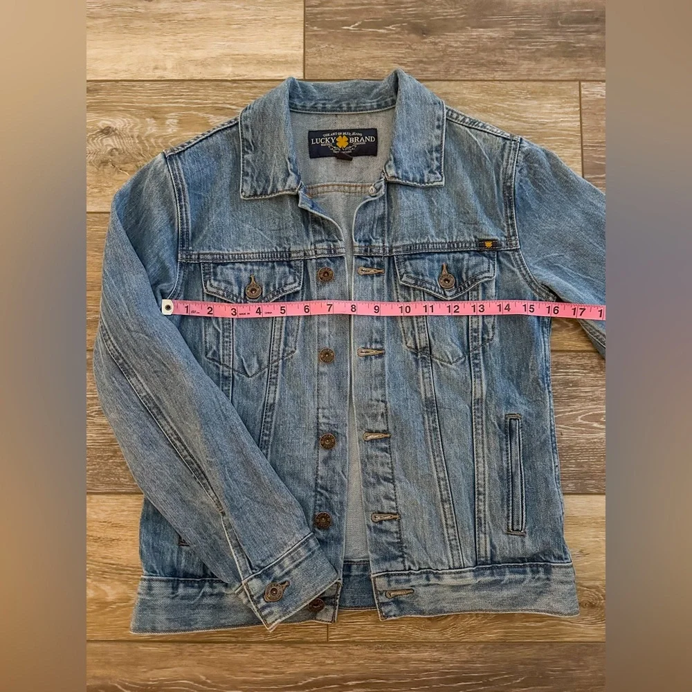 Women’s Lucky Brand jean jacket - Picture 10 of 12